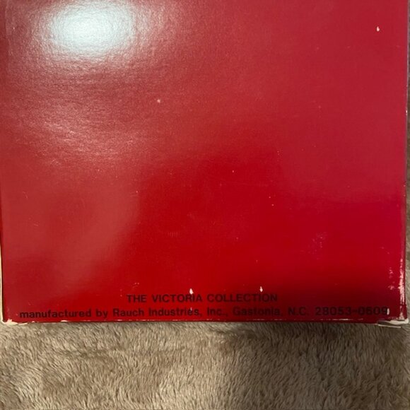 Vintage ~ VICTORIA Collection ~ Christmas Ornaments ~ Set of 4 ~ 2 Blue & 2 Pink - Picture 3 of 8